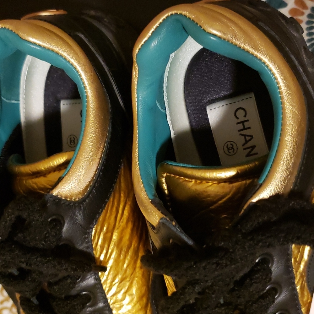 Women's Authentic Chanel sneakers - Picture 5 of 7